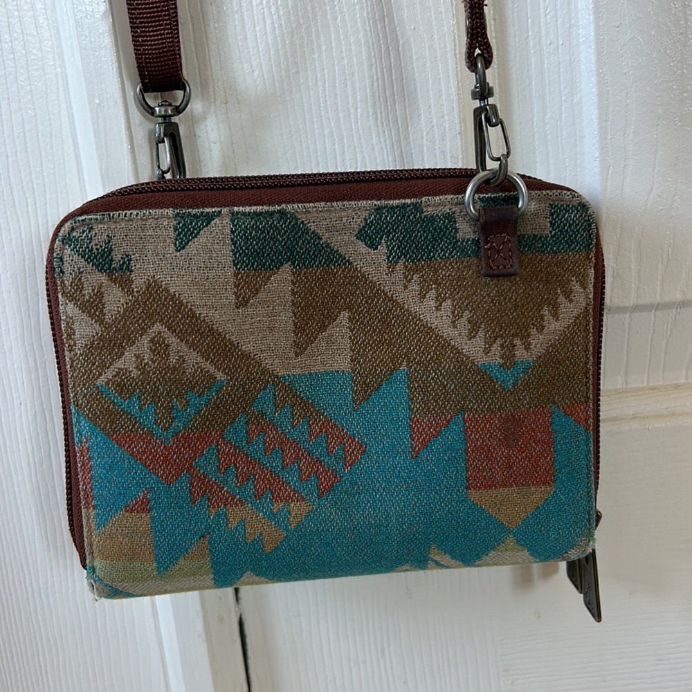 Pendleton Diamond Desert Crossbody Organizer - image 3